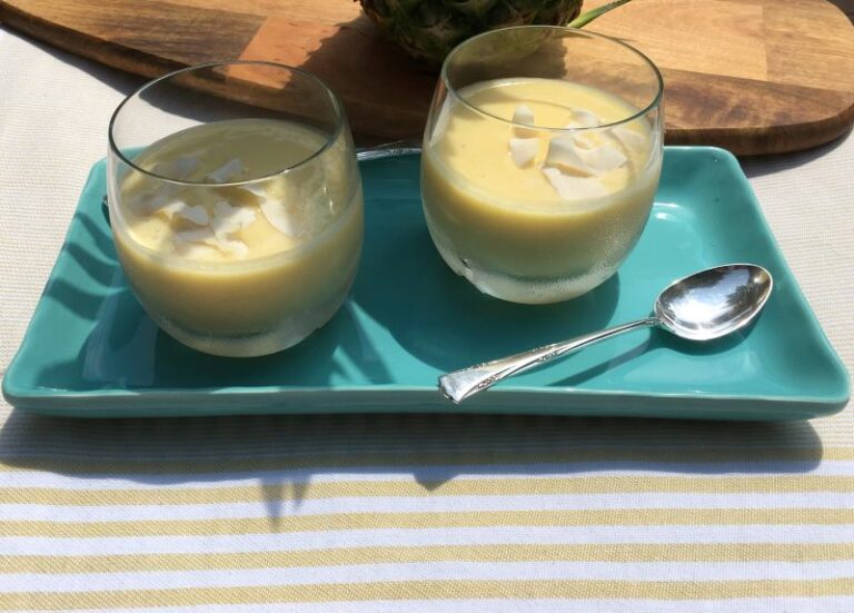 Pina Colada Smoothie Recipe (no alcohol) anneholmesnutrition